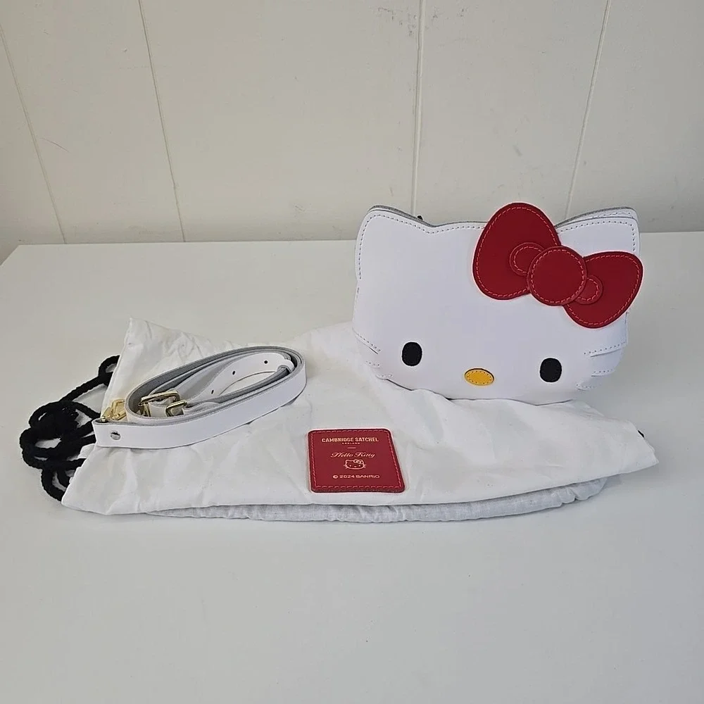 HELLO KITTY Face Bag Cambridge Satchel White LEATHER England Crossbody Purse NEW